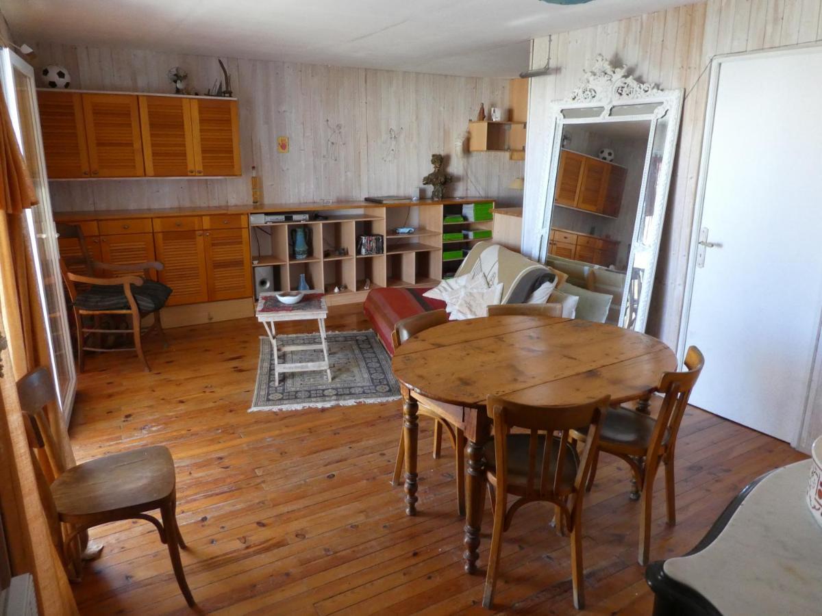 Un Chalet En Bois A La Plage Gruissan Exterior photo