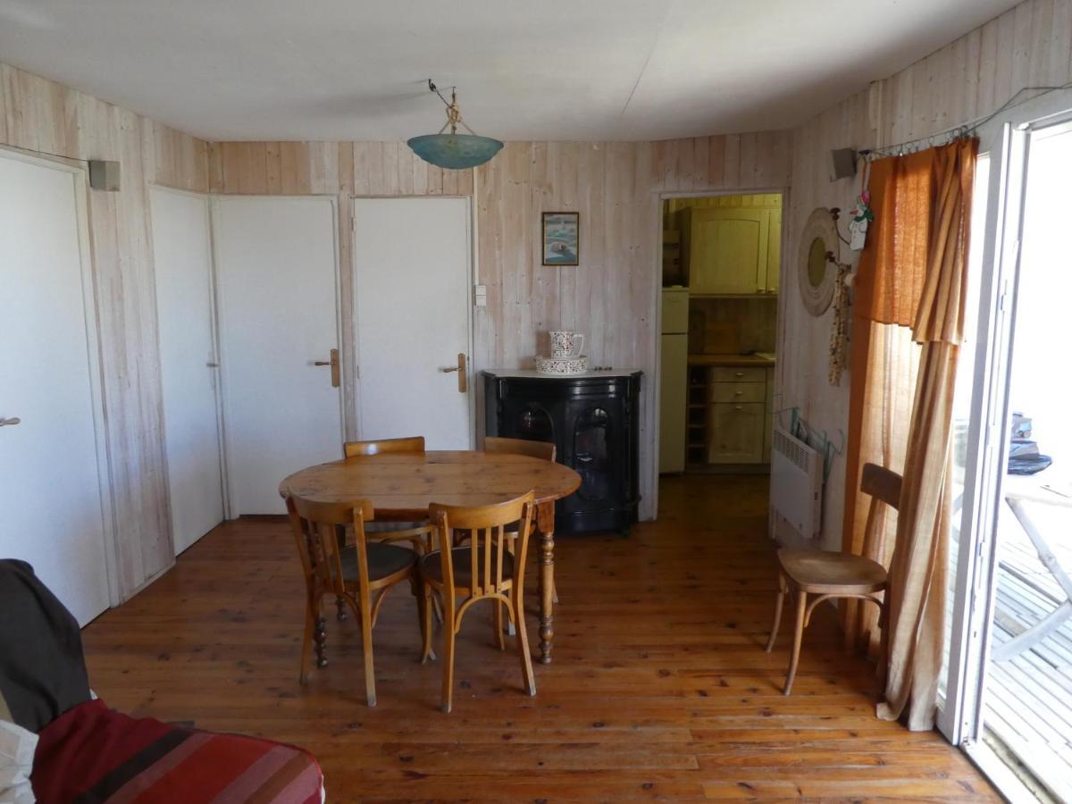 Un Chalet En Bois A La Plage Gruissan Exterior photo