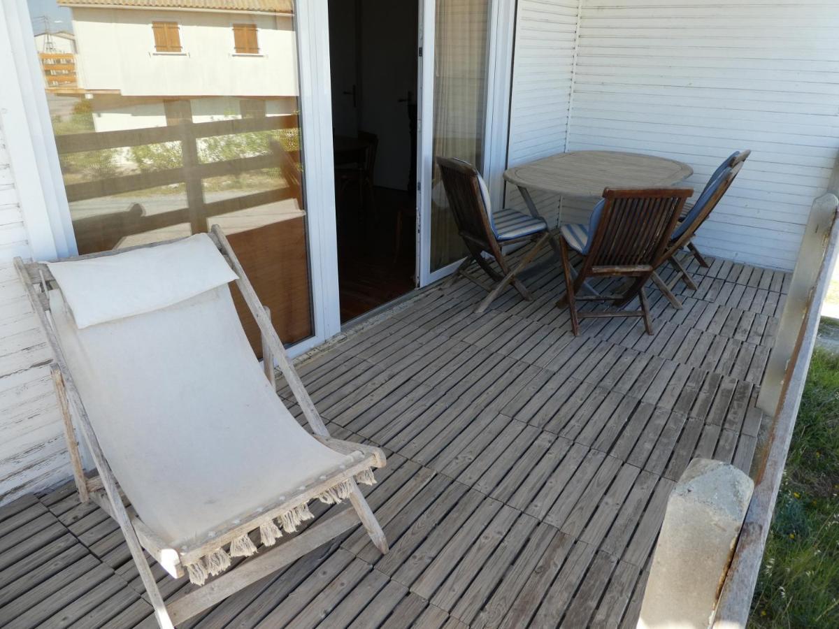 Un Chalet En Bois A La Plage Gruissan Exterior photo